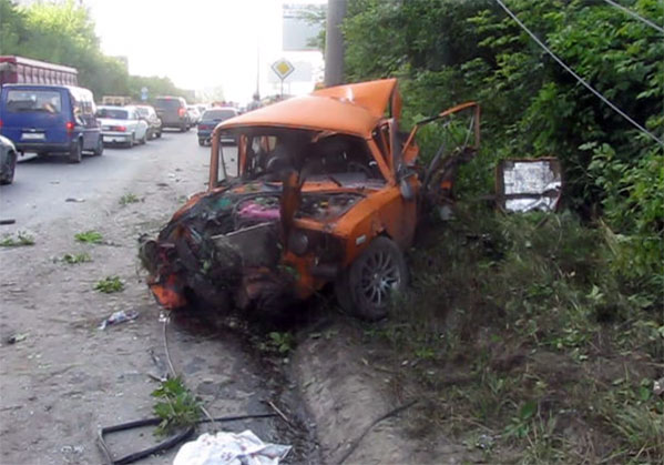 В Миассе пьяные девицы угнали «Range Rover» и протаранили ВАЗ. Пострадали 2 человека В Миассе пьяные девицы угнали «Range Rover» и протаранили ВАЗ. Пострадали 2 человека